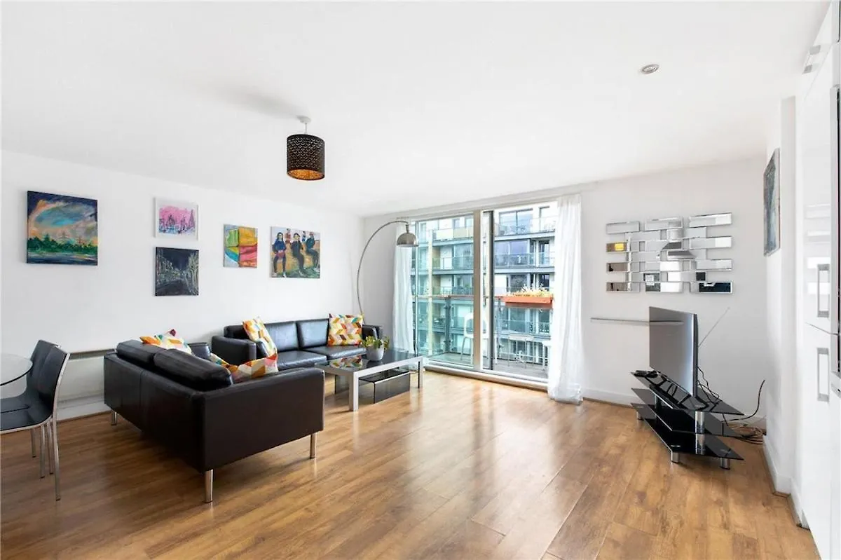 Regents Canal London Apartment