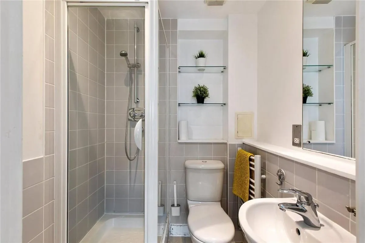 Regents Canal London Apartment